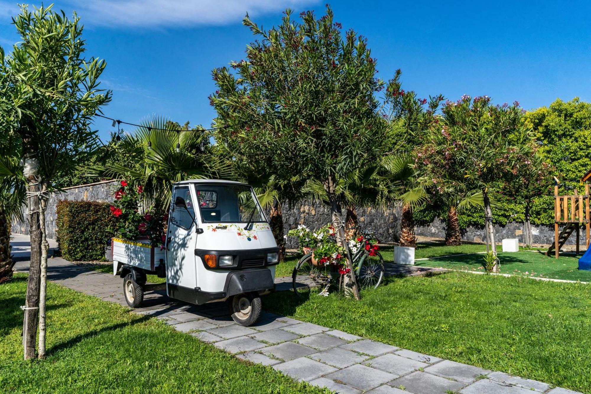 Dipladenia Garden Country Resort Mascali Exterior photo